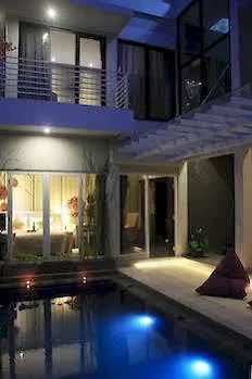 Bellevue Hills Hotel